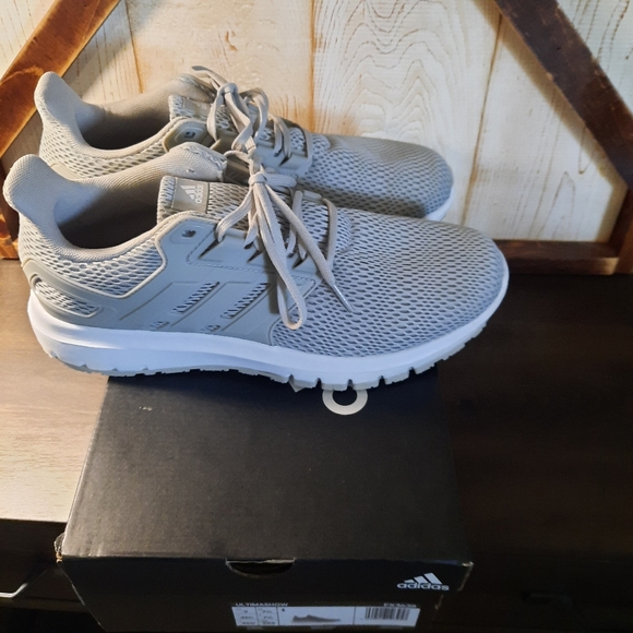 Addidas - Picture 3 of 4